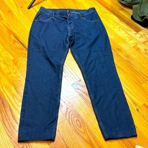 Hue stretch skinny jeans size large